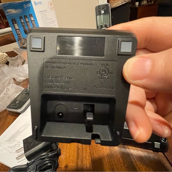 ATT CL82414 3 Handset Cordless Answering System extra handset - Picture 14 of 16